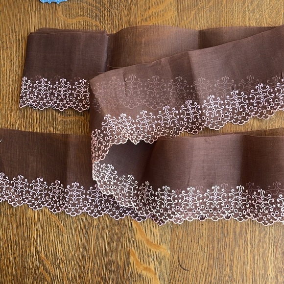 Vintage dark brown organdy trim 4" wide, pink floral embroidered edging, 2 yards - Picture 2 of 3